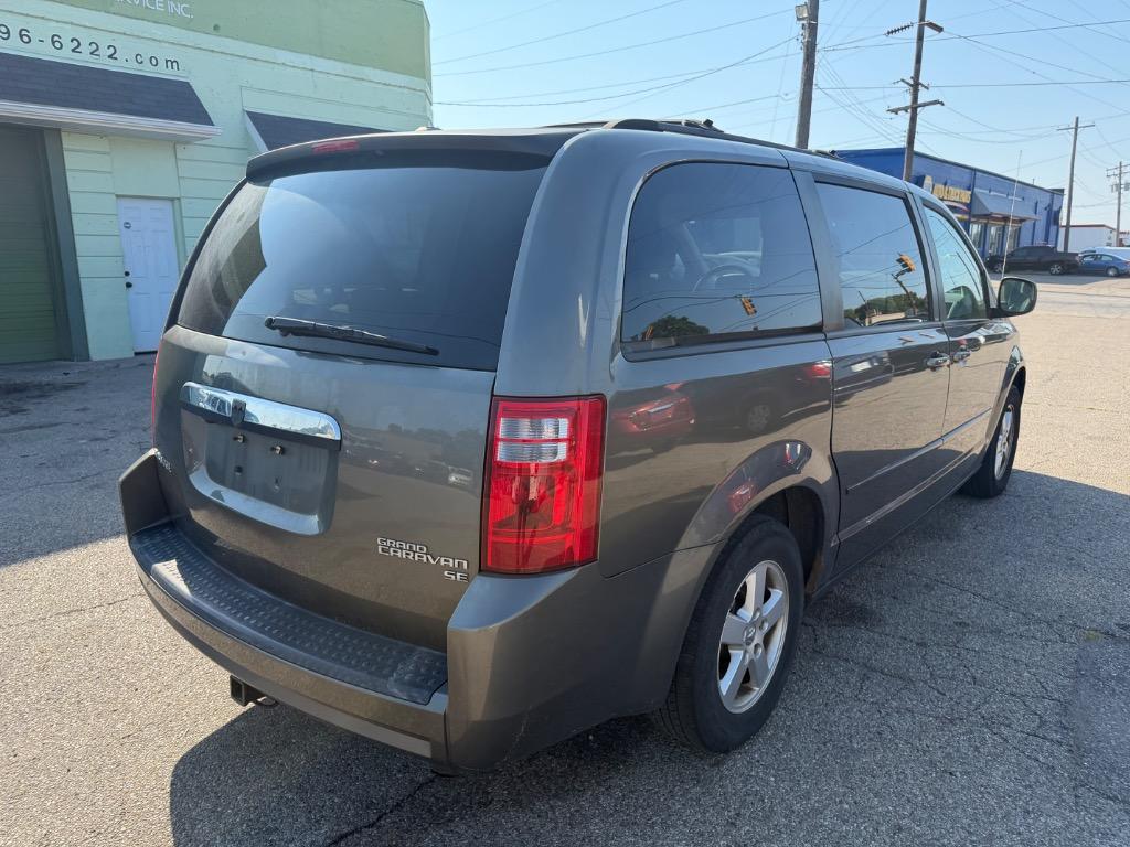 2010 Dodge Grand Caravan - $7,500