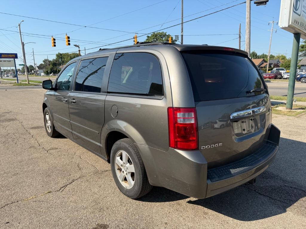 2010 Dodge Grand Caravan - $7,500