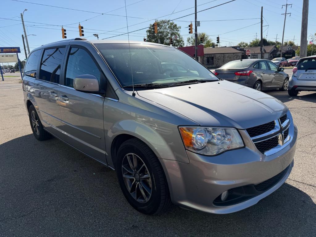 2016 Dodge Grand Caravan - $9,800