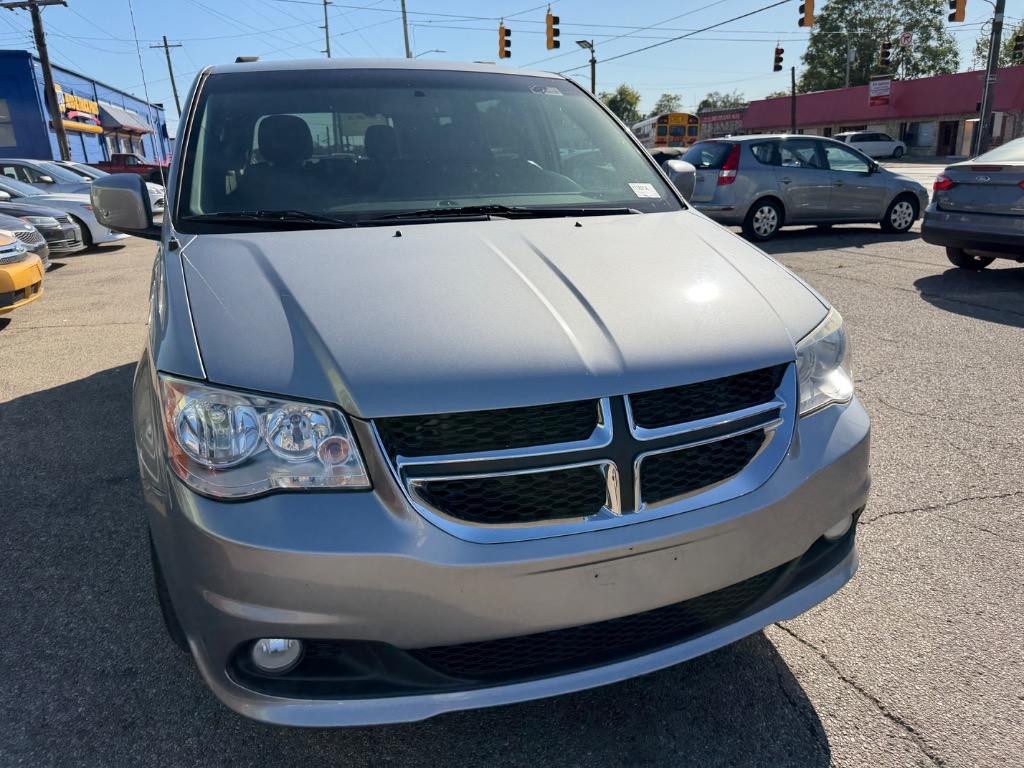 2016 Dodge Grand Caravan - $9,800