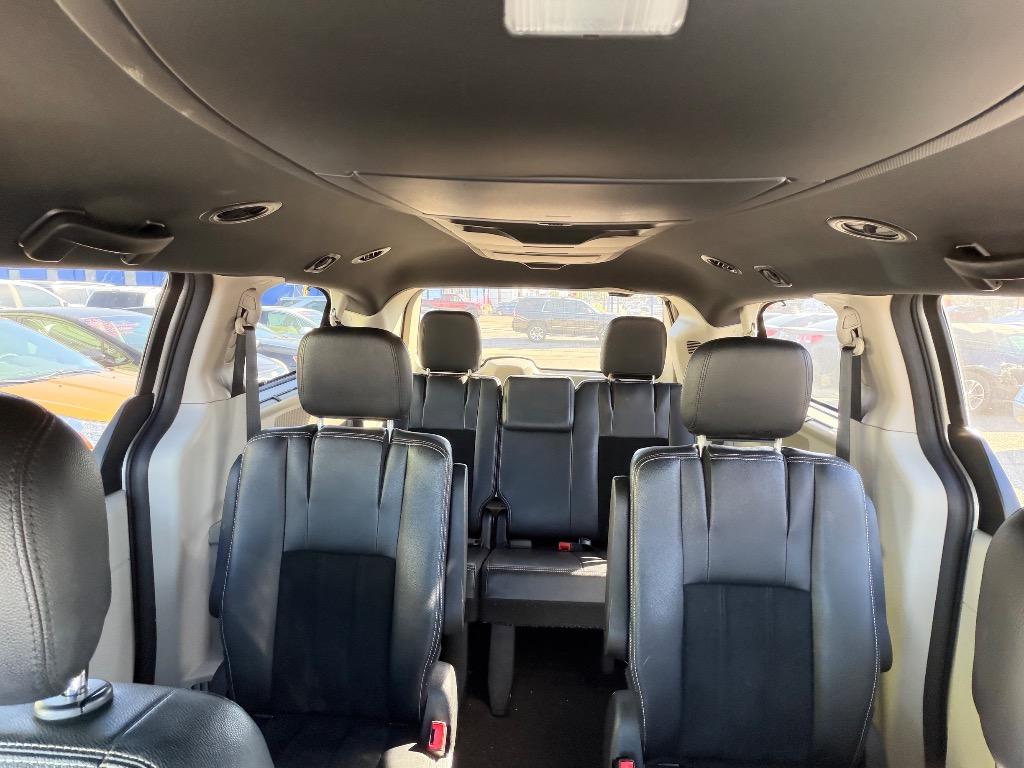 2016 Dodge Grand Caravan - $9,800