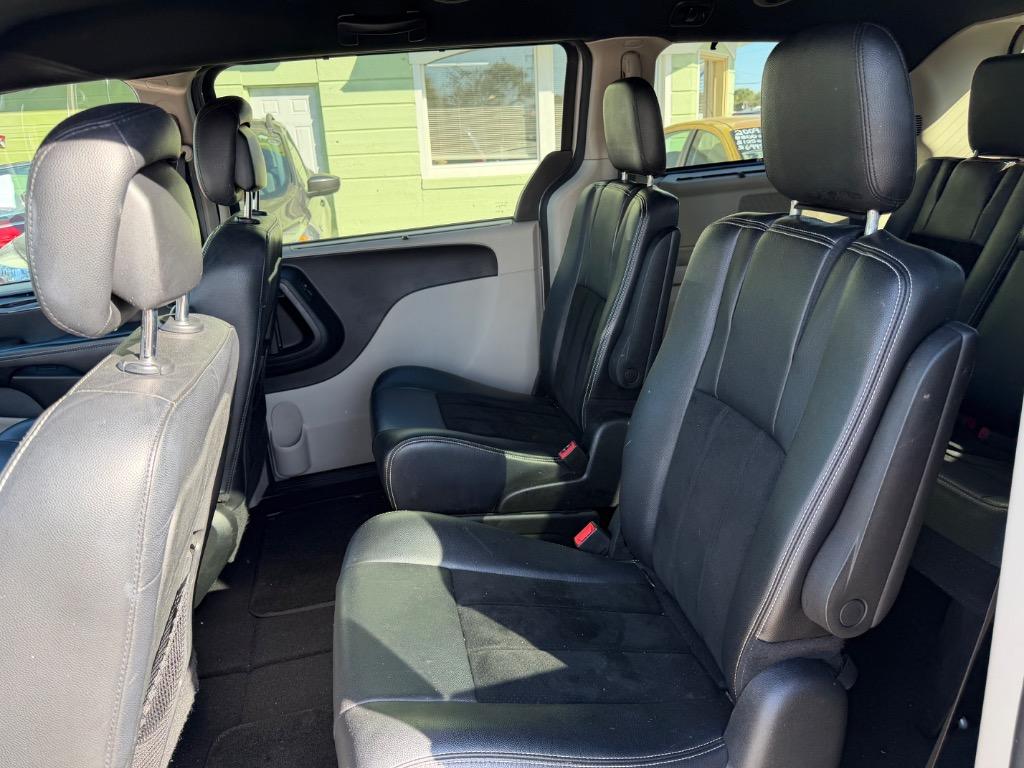 2016 Dodge Grand Caravan - $9,800