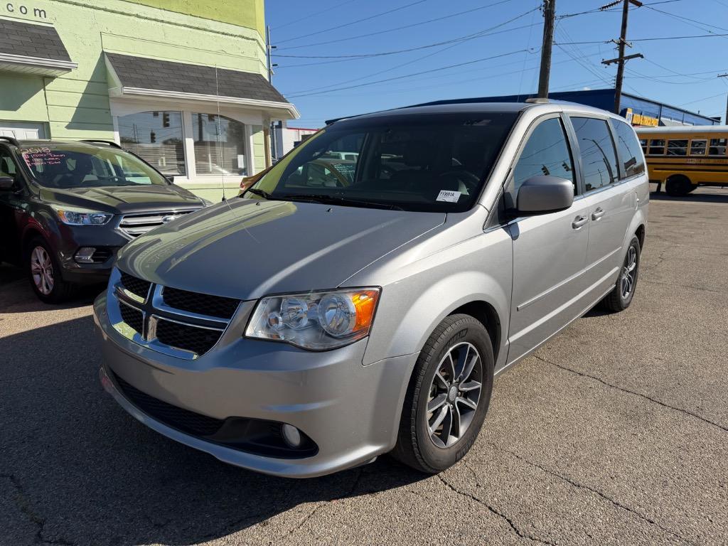 2016 Dodge Grand Caravan - $9,800