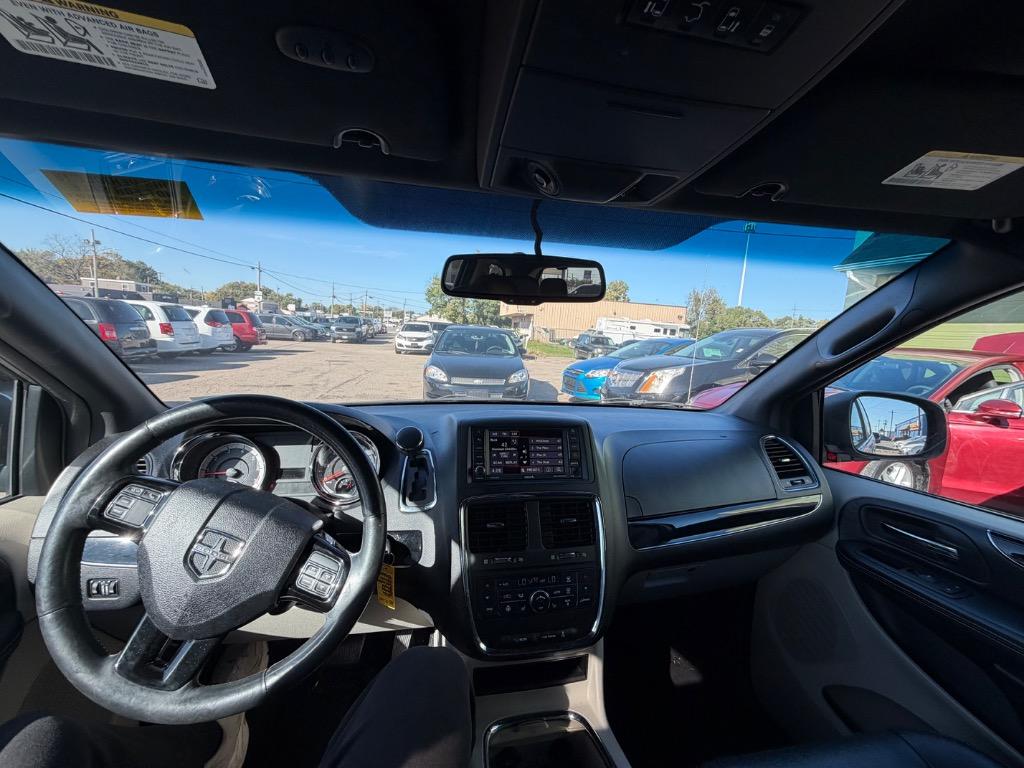 2016 Dodge Grand Caravan - $9,800