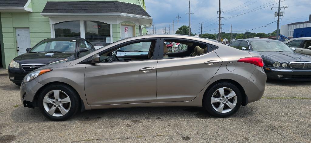2013 Hyundai Elantra - $7,500