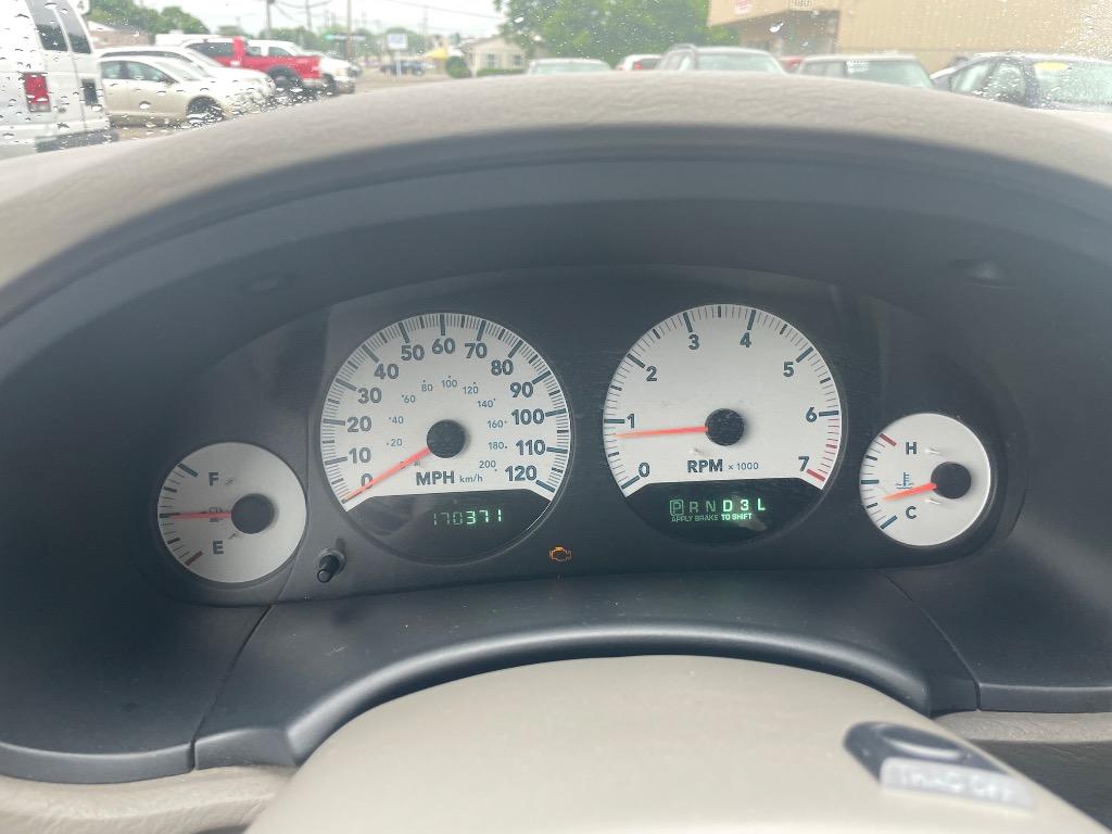 2005 Dodge Grand Caravan SXT photo