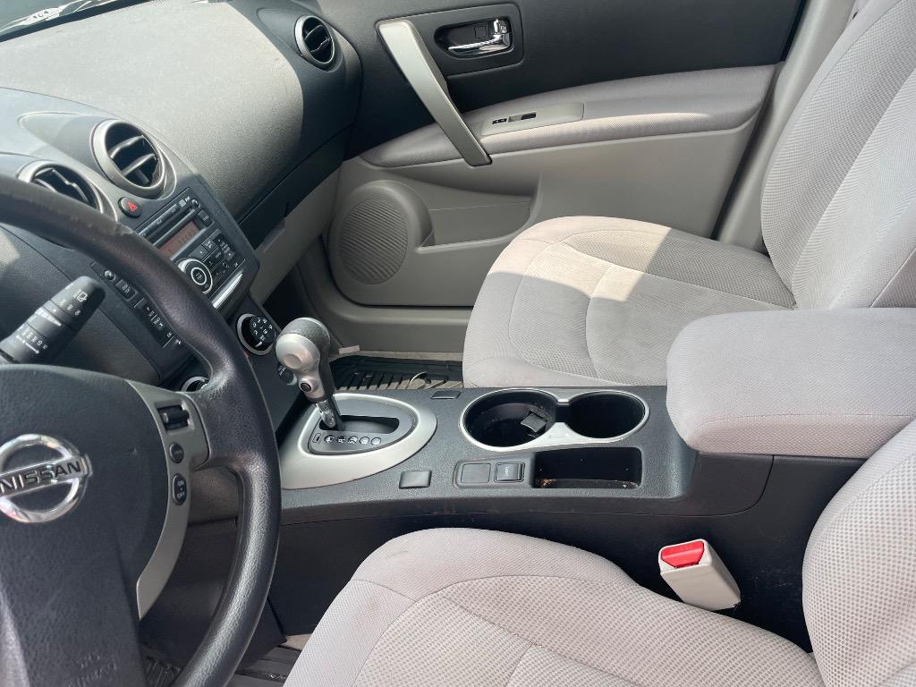 2013 Nissan Rogue S photo