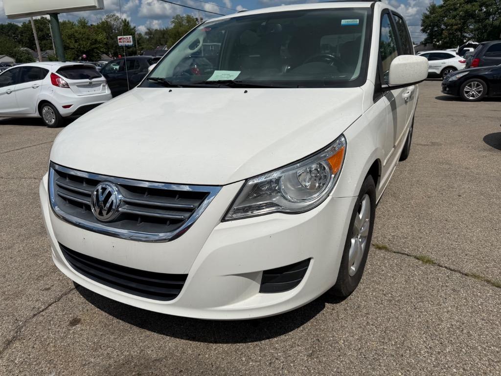 2009 Volkswagen Routan - $7,900