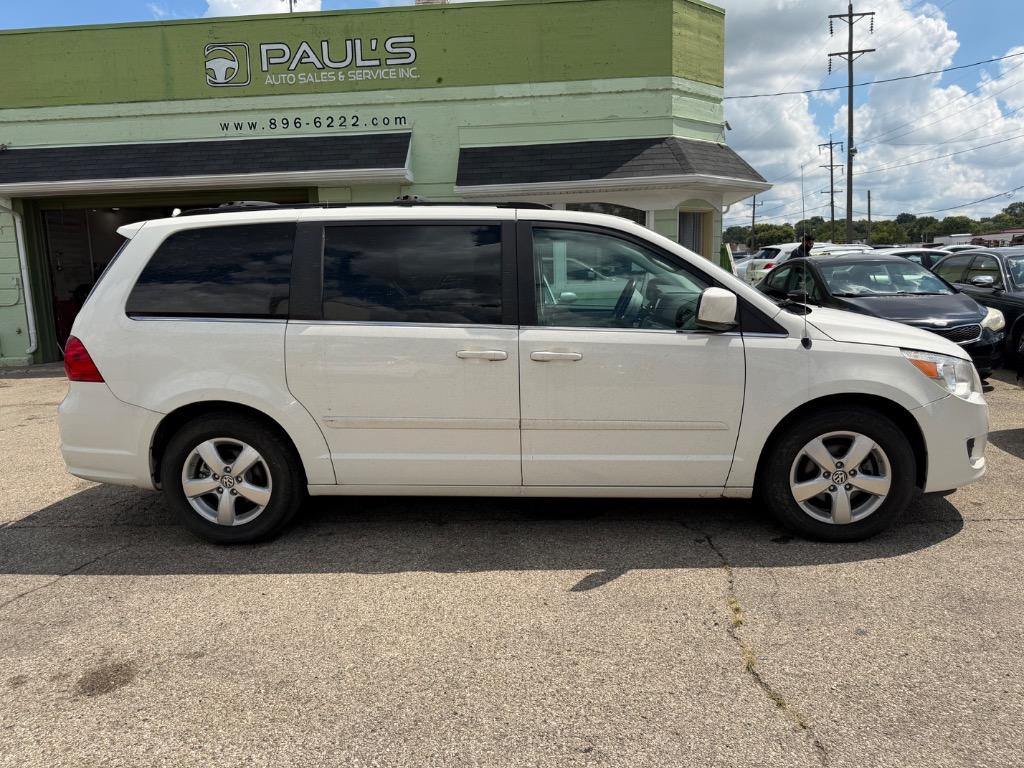 2009 Volkswagen Routan - $7,900