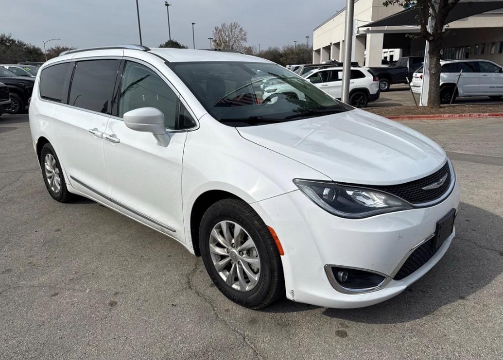 2019 Chrysler Pacifica - $15,000