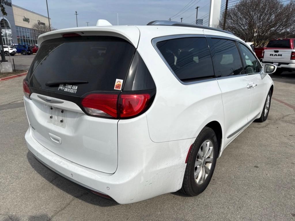 2019 Chrysler Pacifica - $15,000