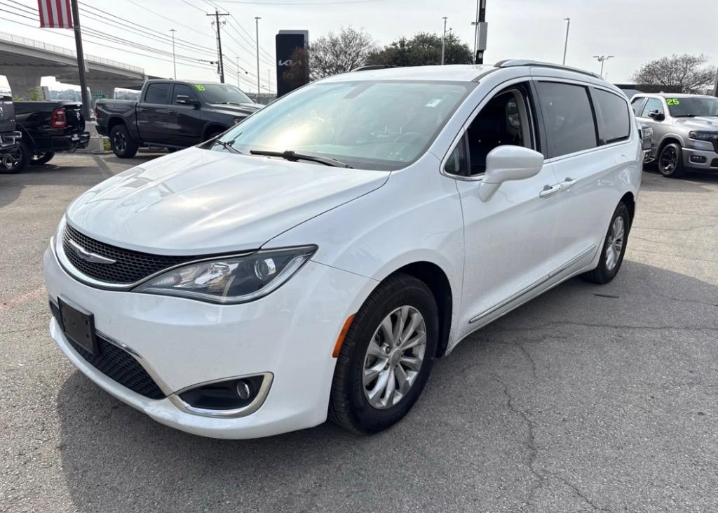 2019 Chrysler Pacifica - $15,000