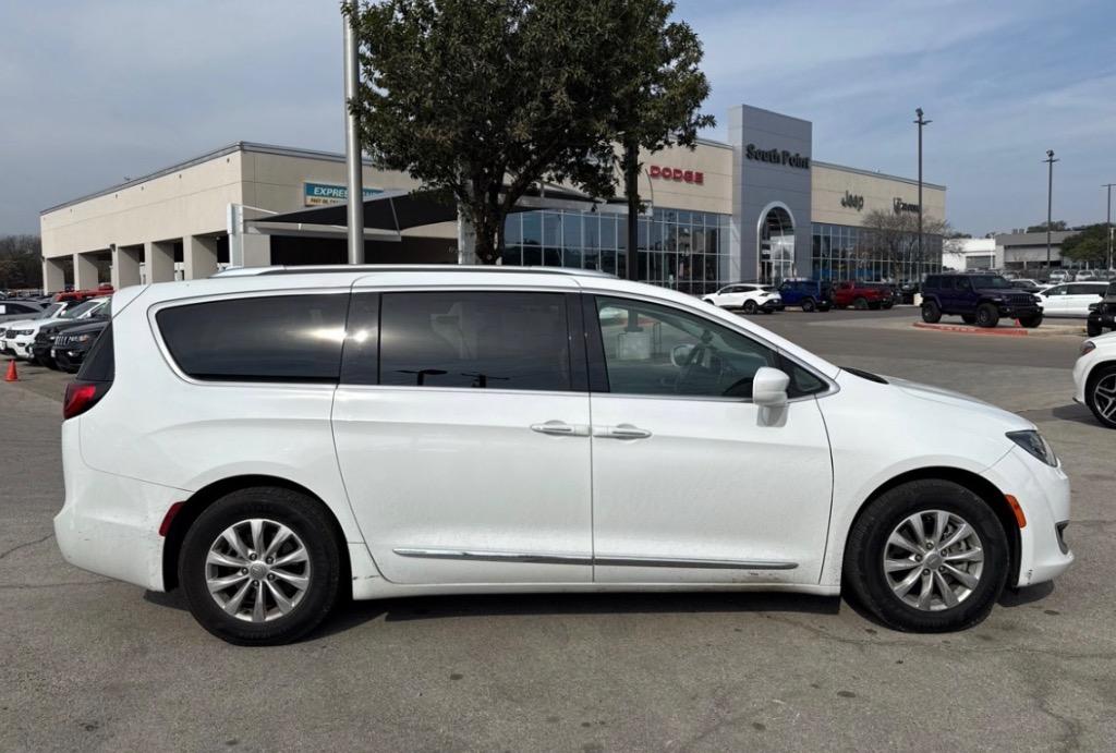 2019 Chrysler Pacifica - $15,000