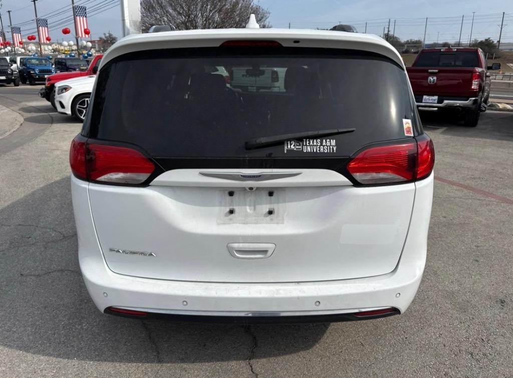 2019 Chrysler Pacifica - $15,000