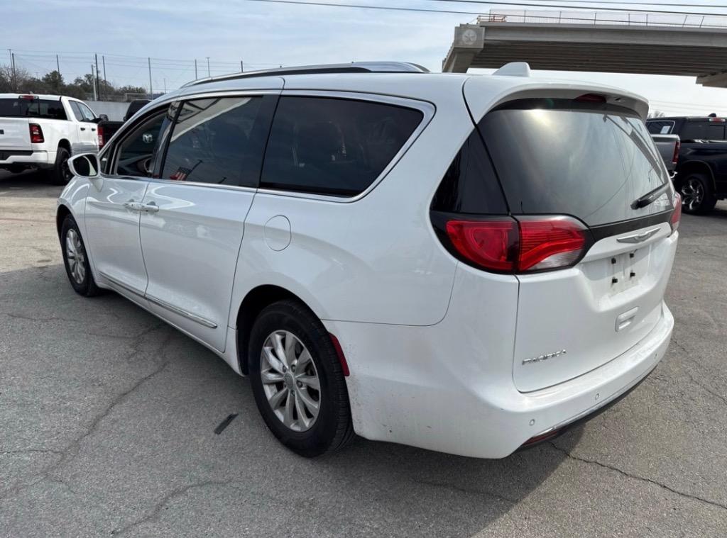 2019 Chrysler Pacifica - $15,000