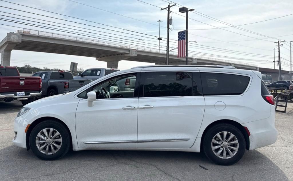 2019 Chrysler Pacifica - $15,000