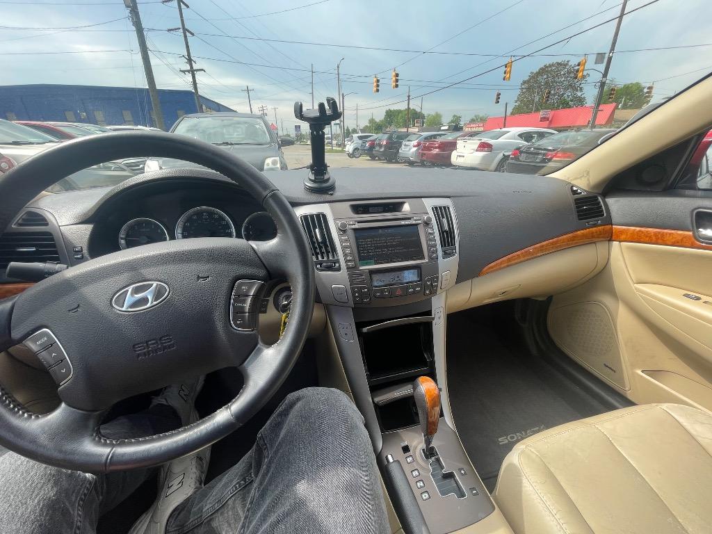 2010 Hyundai Sonata SE V6 photo