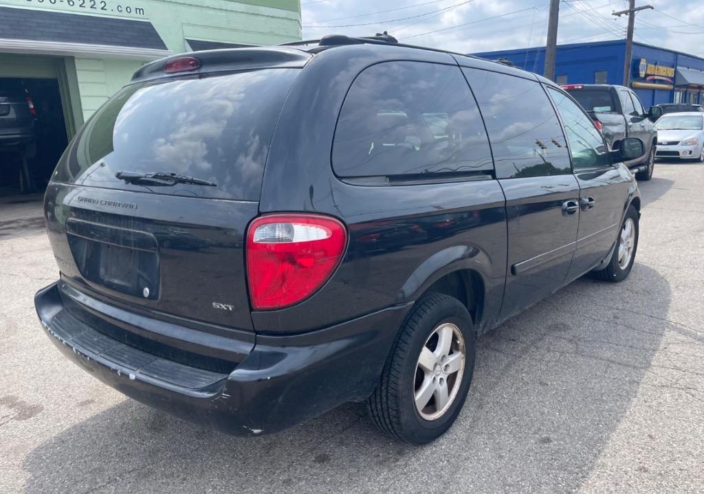 2006 Dodge Grand Caravan SXT photo