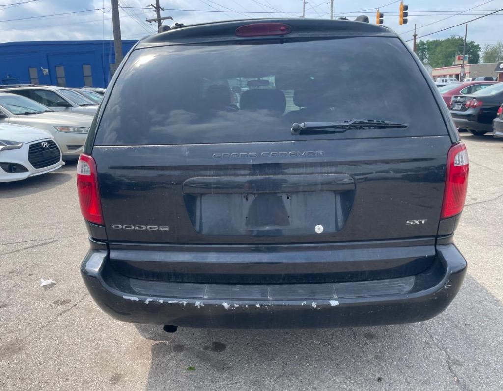 2006 Dodge Grand Caravan SXT photo