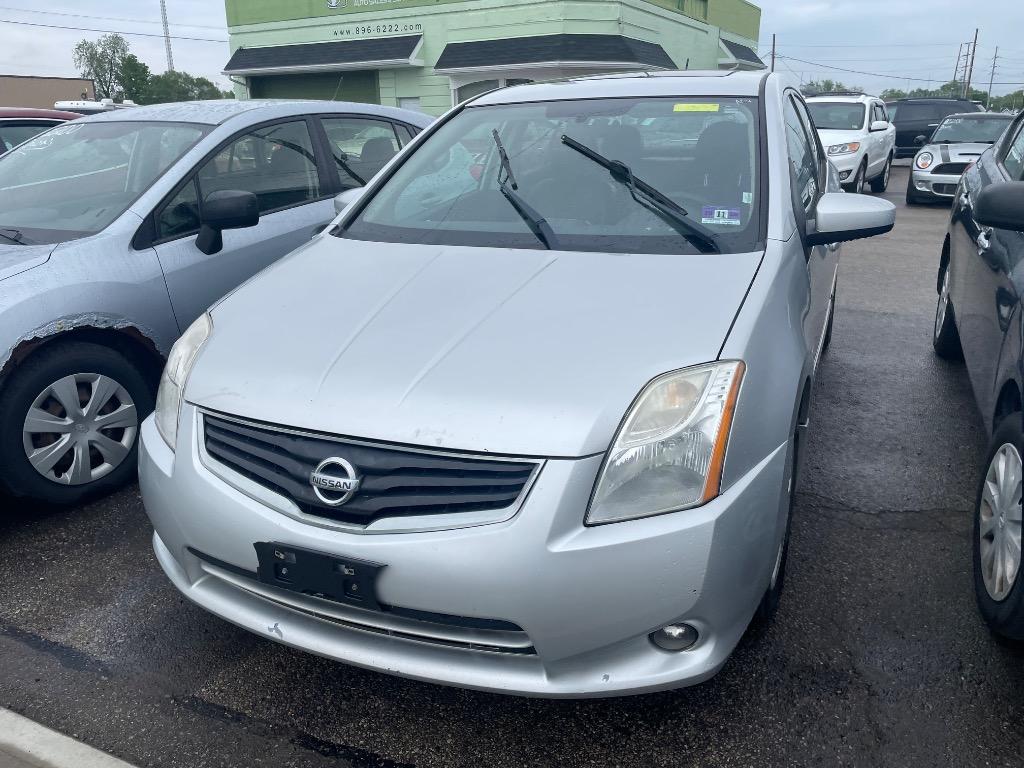 2011 Nissan Sentra 2.0 photo