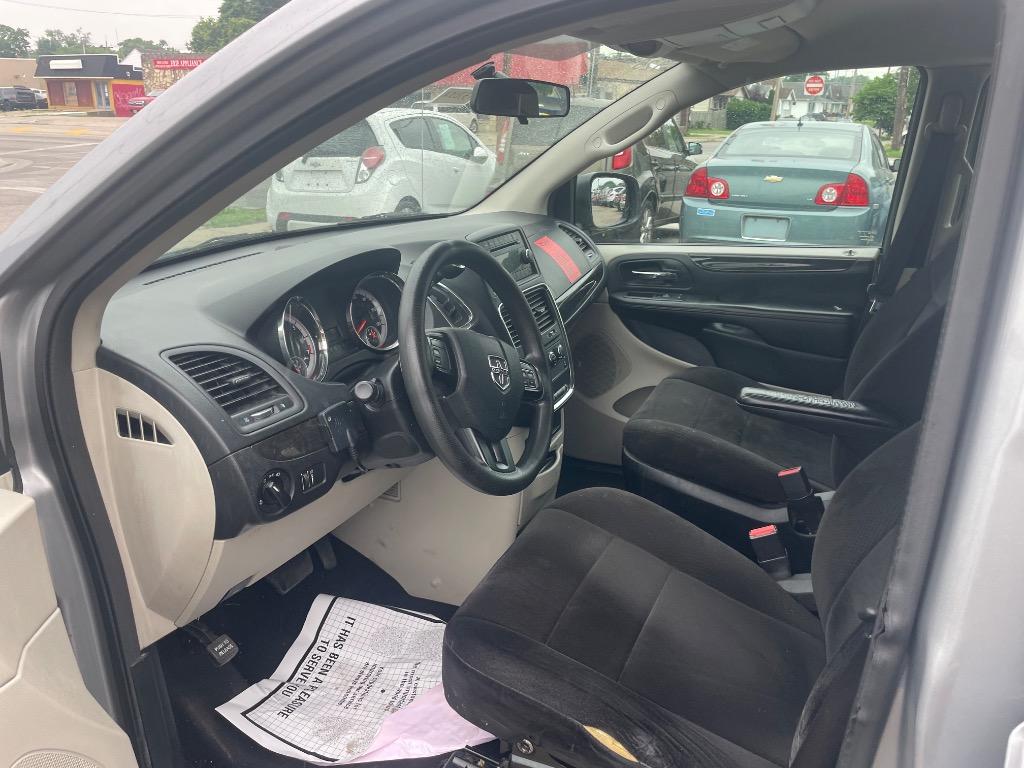 2013 Dodge Grand Caravan SE photo