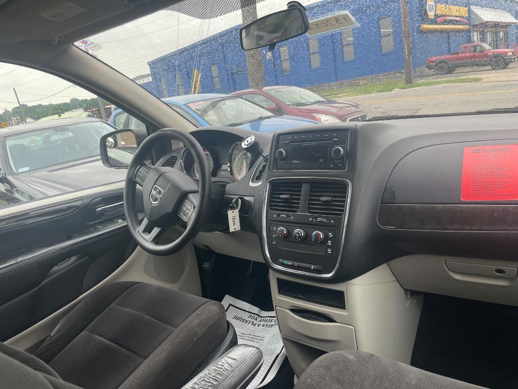 2013 Dodge Grand Caravan SE photo