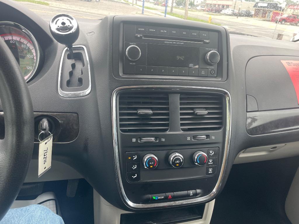2013 Dodge Grand Caravan SE photo