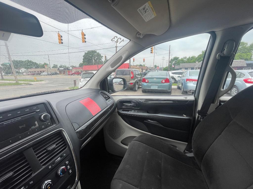 2013 Dodge Grand Caravan SE photo