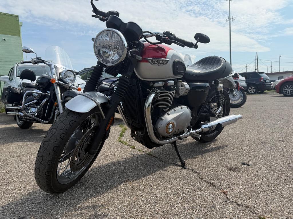 2016 Triumph Bonneville - $6,500