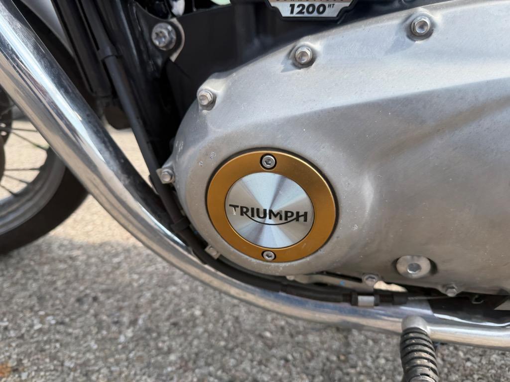 2016 Triumph Bonneville - $6,500