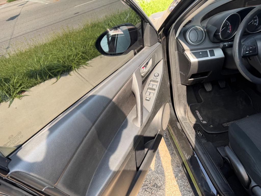 2013 MAZDA MAZDA3 - $3,995