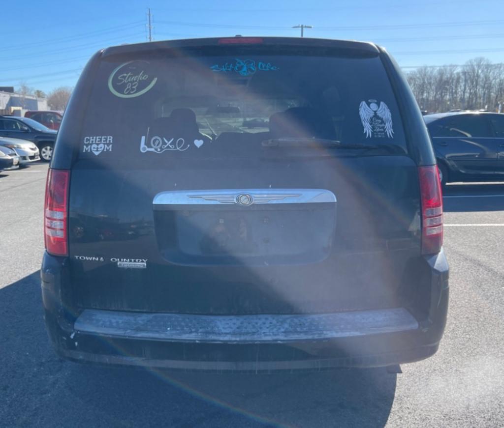 2008 Chrysler Town & Country Touring photo