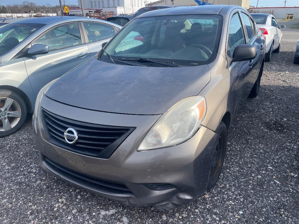 2014 Nissan Versa - $1,500