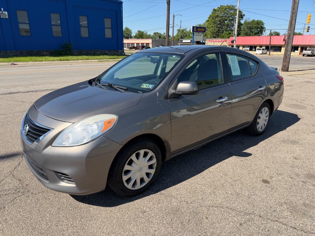 2013 Nissan Versa SV