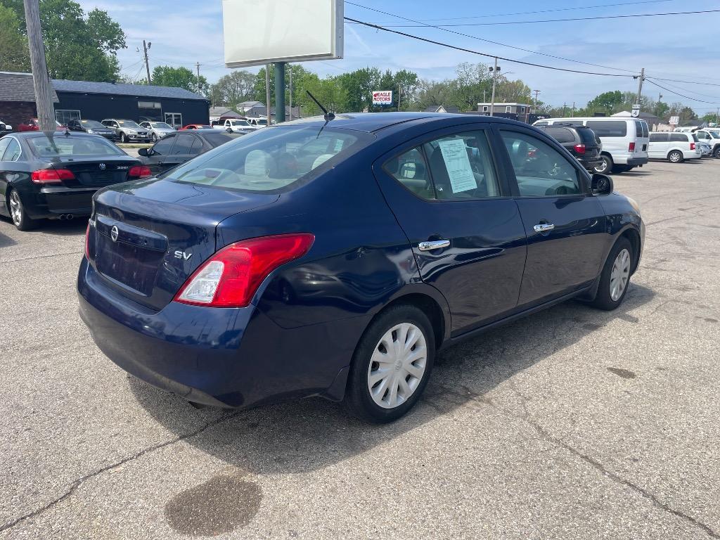 2012 Nissan Versa 1.6 S photo