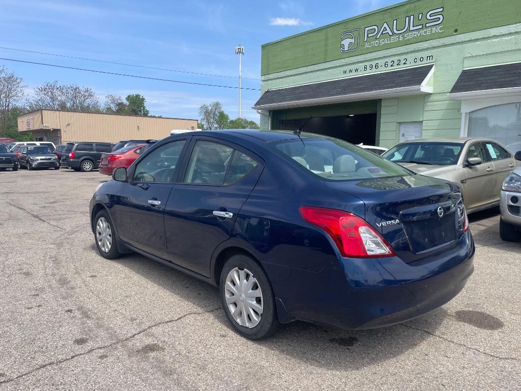 2012 Nissan Versa 1.6 S photo