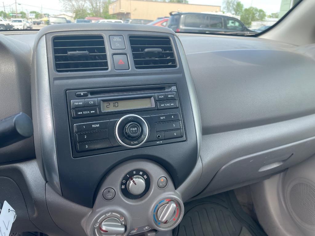 2012 Nissan Versa 1.6 S photo