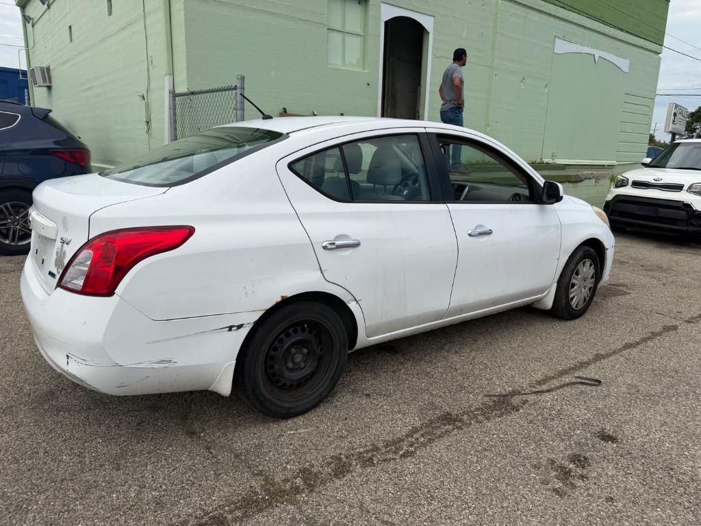 2012 Nissan Versa - $2,500