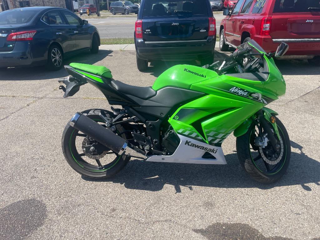 2010 Kawasaki Ninja 250r - $3,995