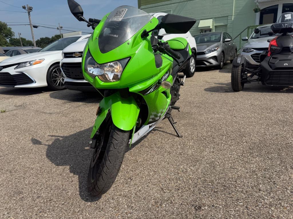 2010 Kawasaki Ninja 250r - $3,995