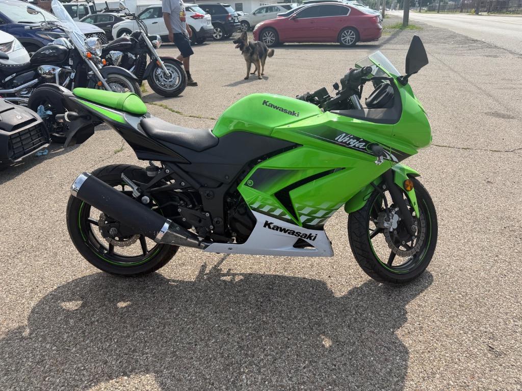 2010 Kawasaki Ninja 250r - $3,995