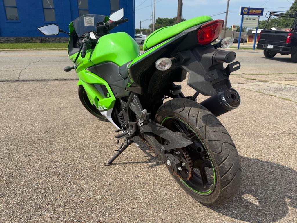 2010 Kawasaki Ninja 250r - $3,995