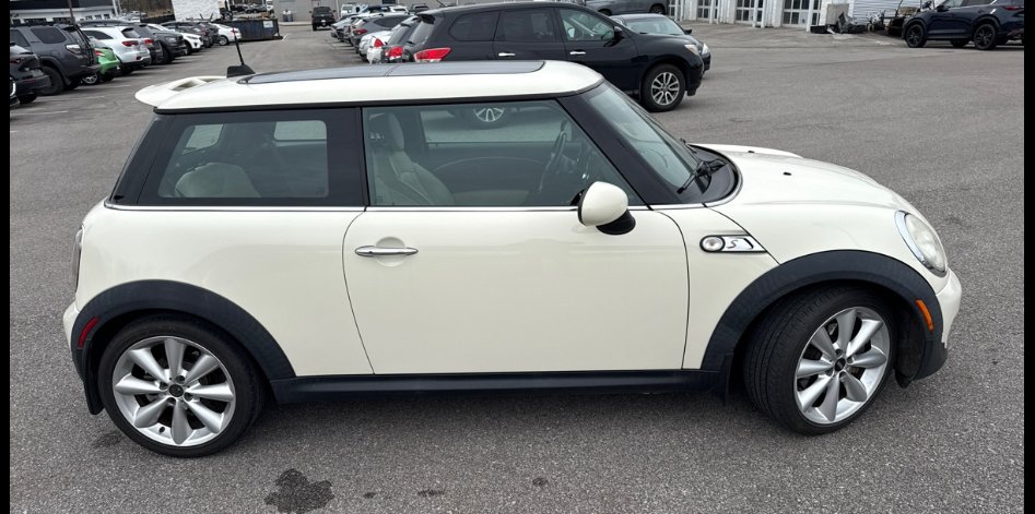 2011 MINI Cooper S photo