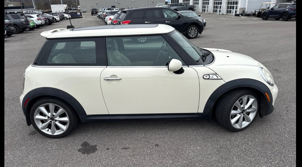 2011 MINI Cooper S photo