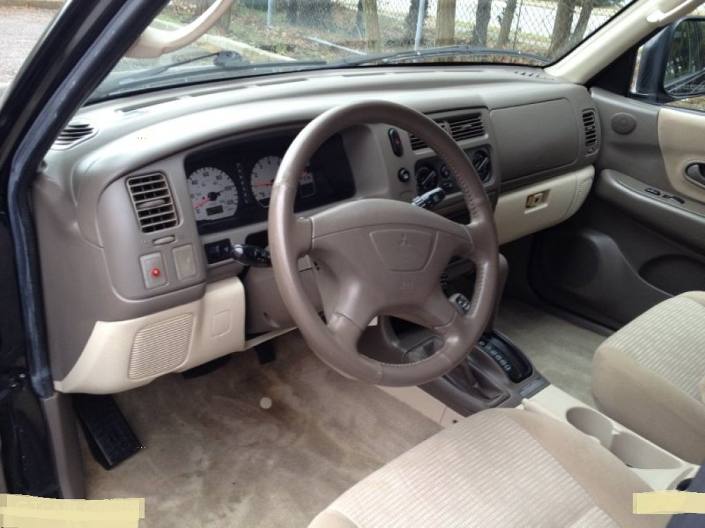 2002 Mitsubishi Montero - $6,500