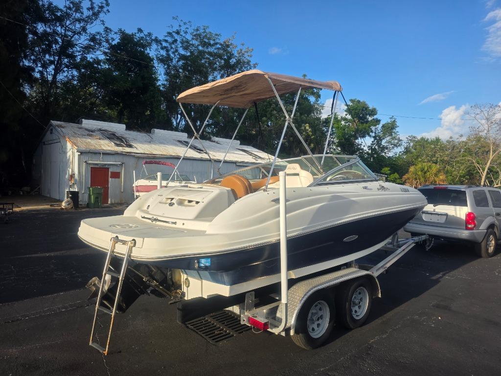 2007 SEA RAY 200 Sundeck - $12,500
