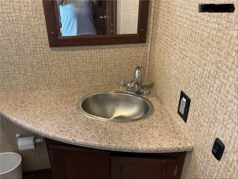 2016 Ford Motorhome Chassis - $35,000