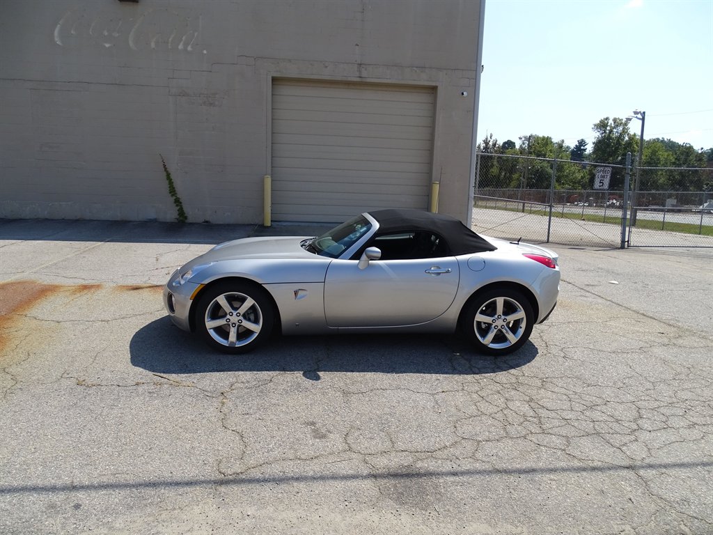 2008 Saturn SKY - $9,500