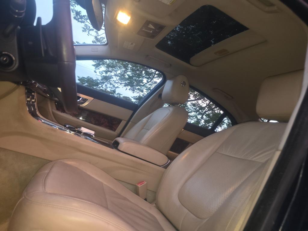 2011 Jaguar XF - $9,500