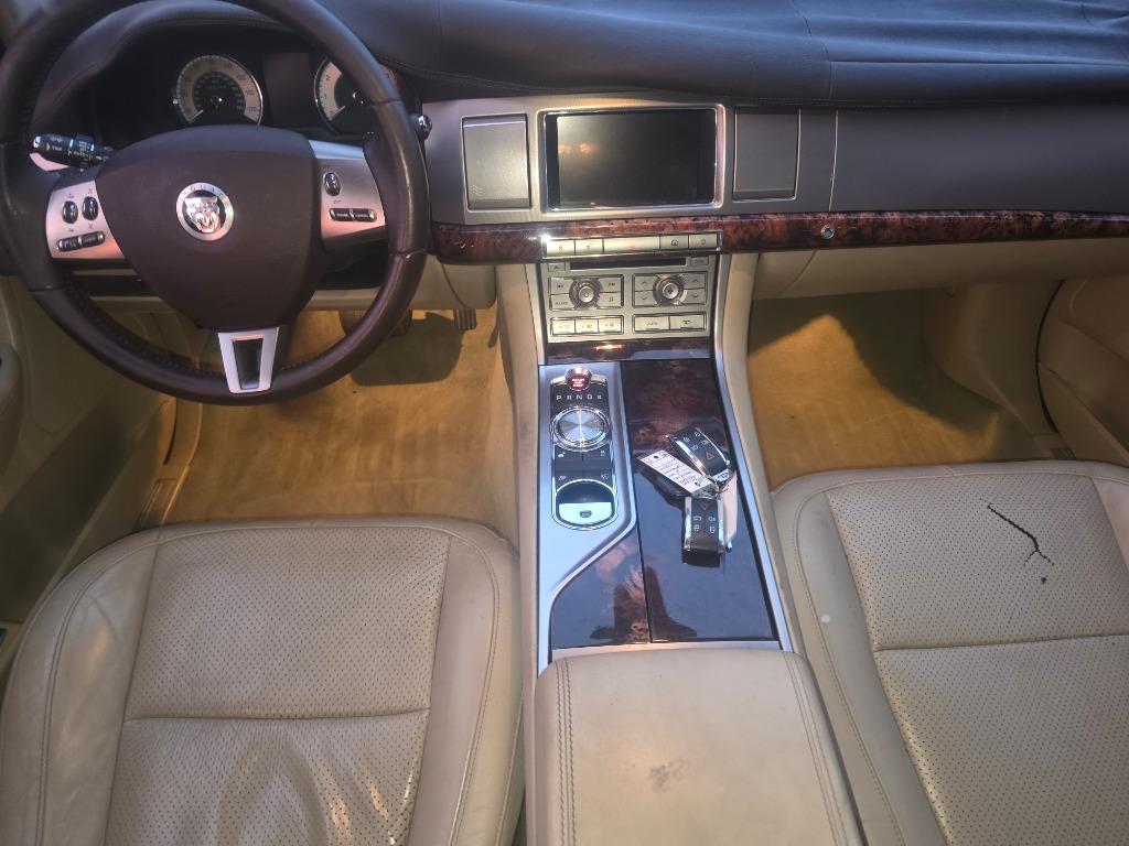 2011 Jaguar XF - $9,500